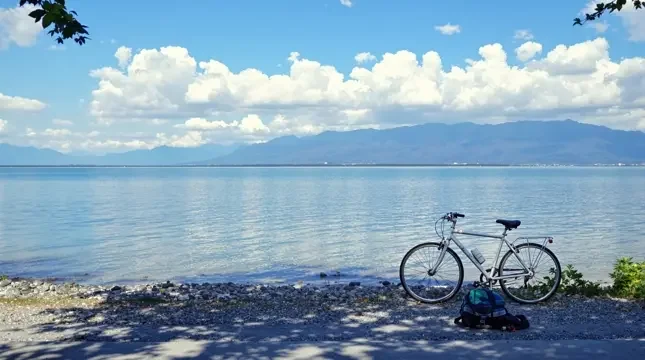旅行 Vlog · 洱海边的风 封面